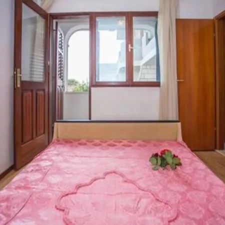 Apartament And Anita Sumartin