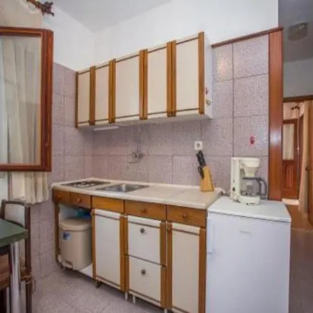 Apartament And Anita Sumartin