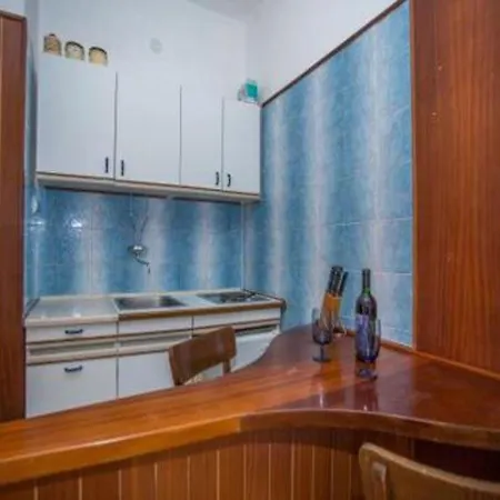 Apartament And Anita Sumartin